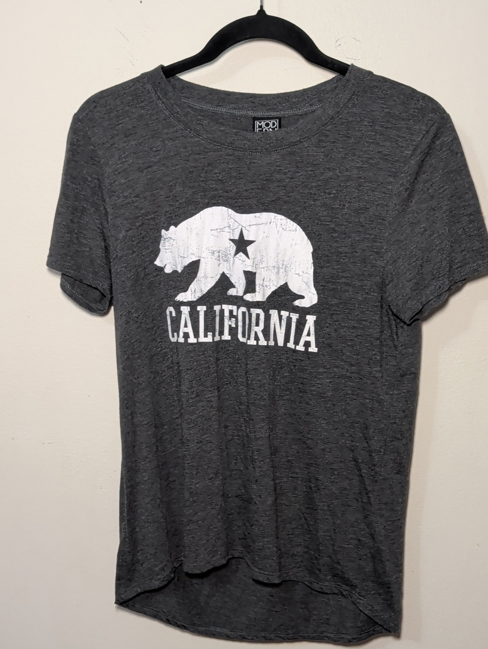 Modern Lux California T-shirt Charcoal Gray White Republic Bear Graphic Size L